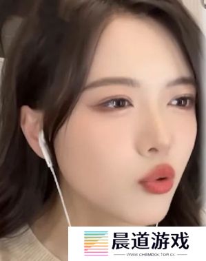 LPL主持骆歆自曝择偶标准，称不想当妈想当女儿，网友：喜欢爹味男友