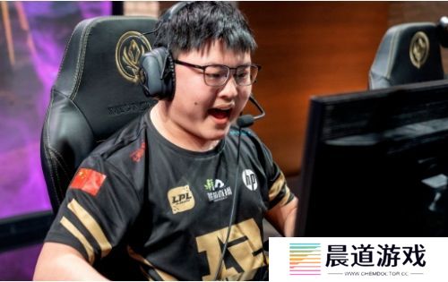 Uzi时隔多年再出手，连赢多把上韩服千分，网友喊话让其复出加入iG