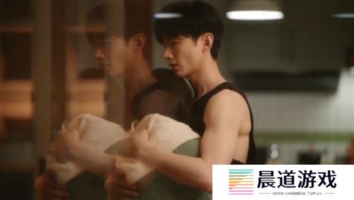 《难哄》温以凡假装梦游，再次抱住了桑延，两人这才知晓对方心意