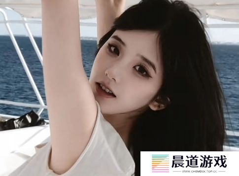 井川里予回归!一改往日形象，校服装美出天际，网友：青春回来了!