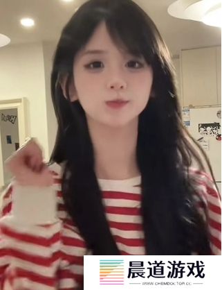 井川里予回归!一改往日形象，校服装美出天际，网友：青春回来了!