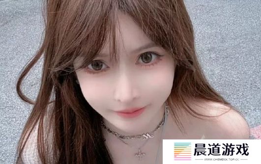 初代二次元主播复归直播，称当主播更适合自己，网友：没钱想我们了