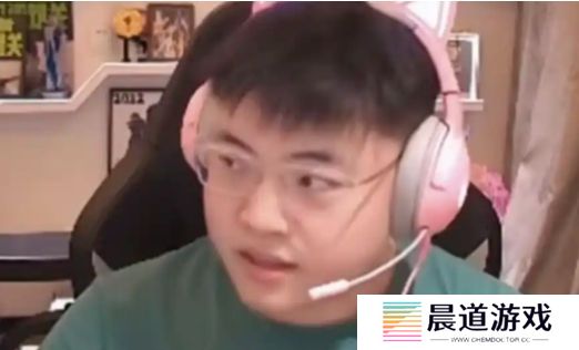 Uzi深夜哭穷要停播，身价过亿住汤臣一品，网友：我都不配心疼他