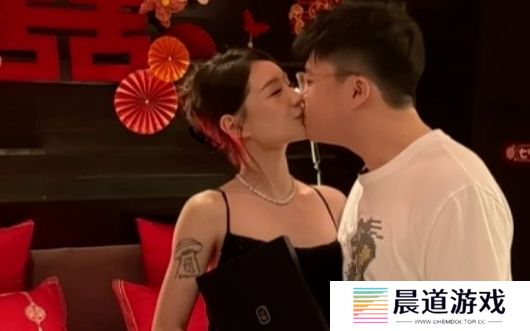 Uzi深夜哭穷要停播，身价过亿住汤臣一品，网友：我都不配心疼他