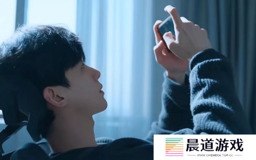 《难哄》温以凡被嫌弃吻技差，苦练接吻样子逗笑桑延，太可爱了