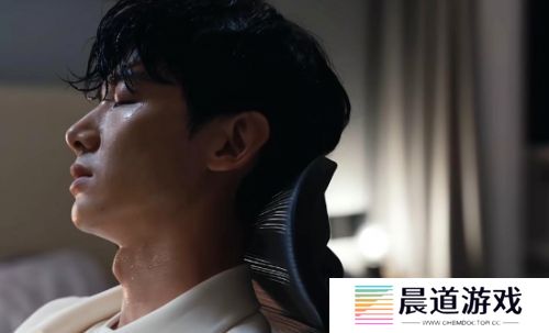 《难哄》温以凡被嫌弃吻技差，苦练接吻样子逗笑桑延，太可爱了