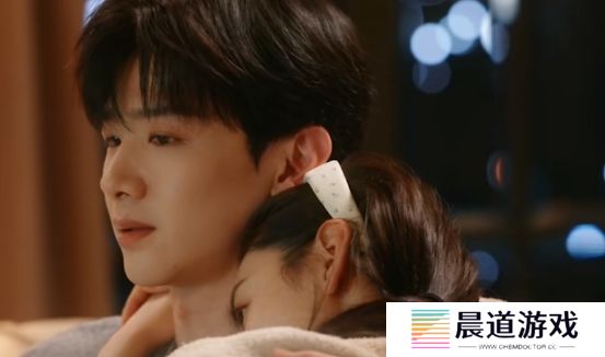 《难哄》后续剧情：温以凡顺利产女，向朗抱着不撒手，桑延脸都气绿了
