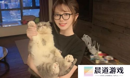 刘飞儿打算买小米su7，不料遭父母接连劝阻，称有60w不如买别的车