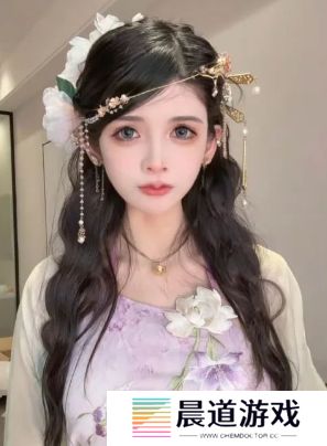 狗头萝莉举办免费送饼活动，吸引大量人来围观，称金主看到后超开心